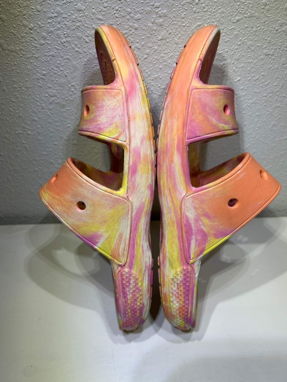 CROCS Classic Slide Sandals in Marbled Papaya |Size 9 - Picture 12 of 14